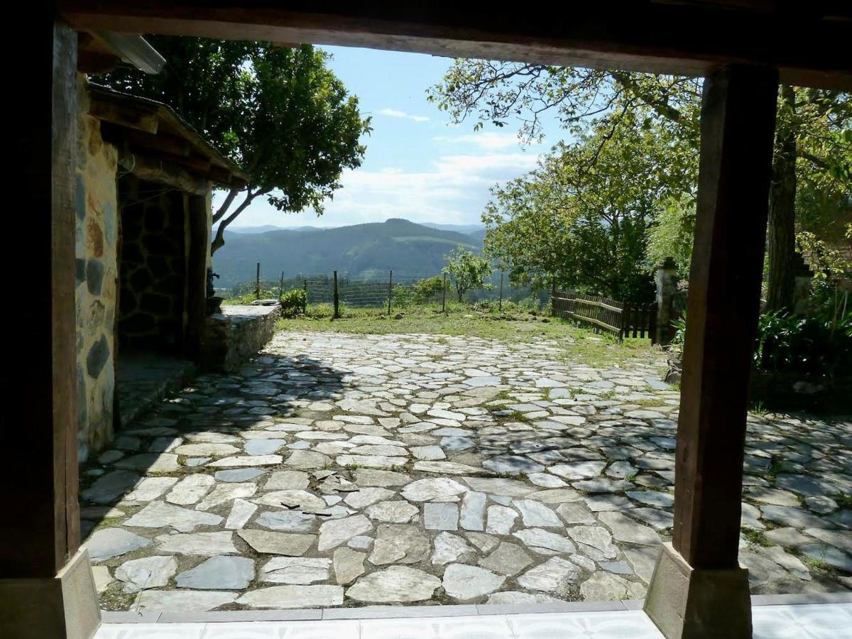 Casita Feliz Entre Montanas Y Cerca Del Mar Villa Trabada Exterior photo